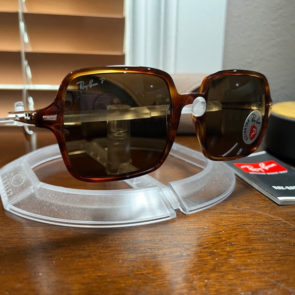 Ray-Ban polarized Square II sunglasses (RB1973). Polished havana/brown - Picture 2 of 5